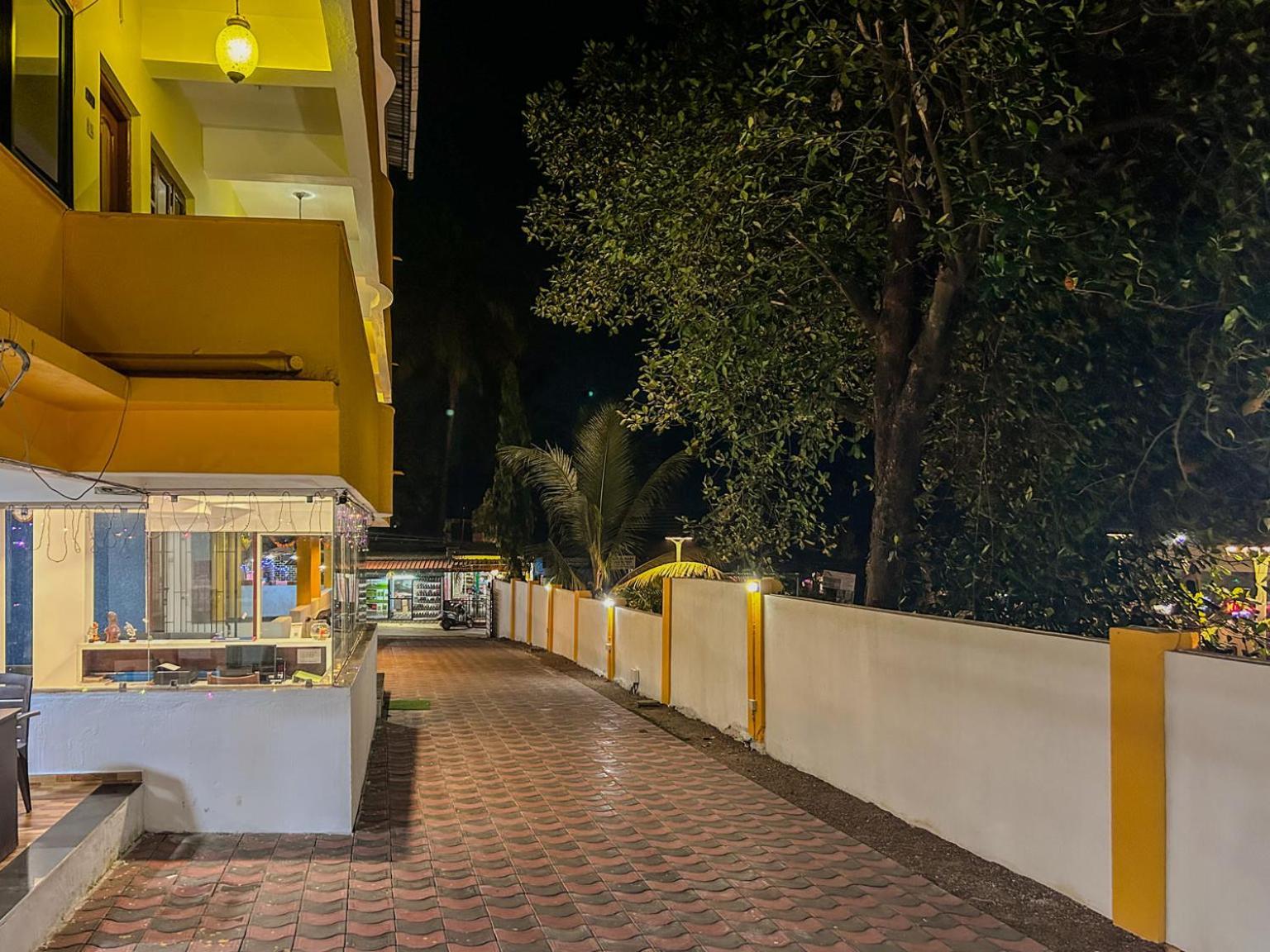 La Costa Residency Hotel Anjuna Ngoại thất bức ảnh