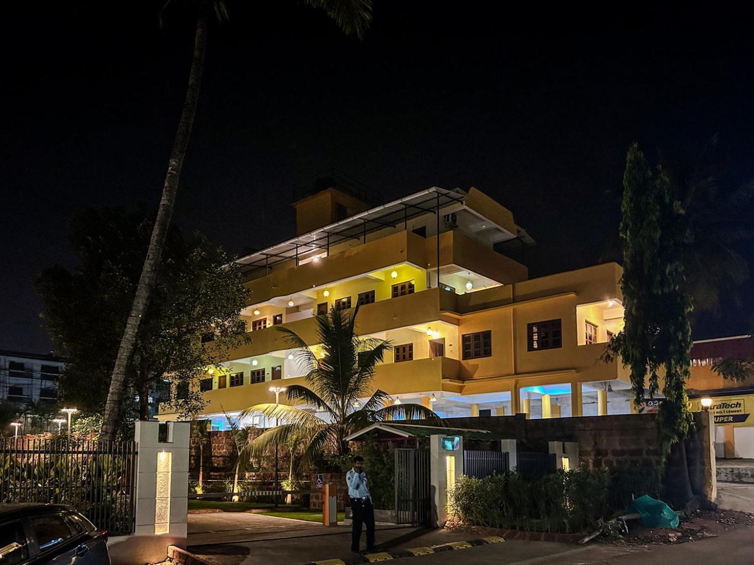 La Costa Residency Hotel Anjuna Ngoại thất bức ảnh