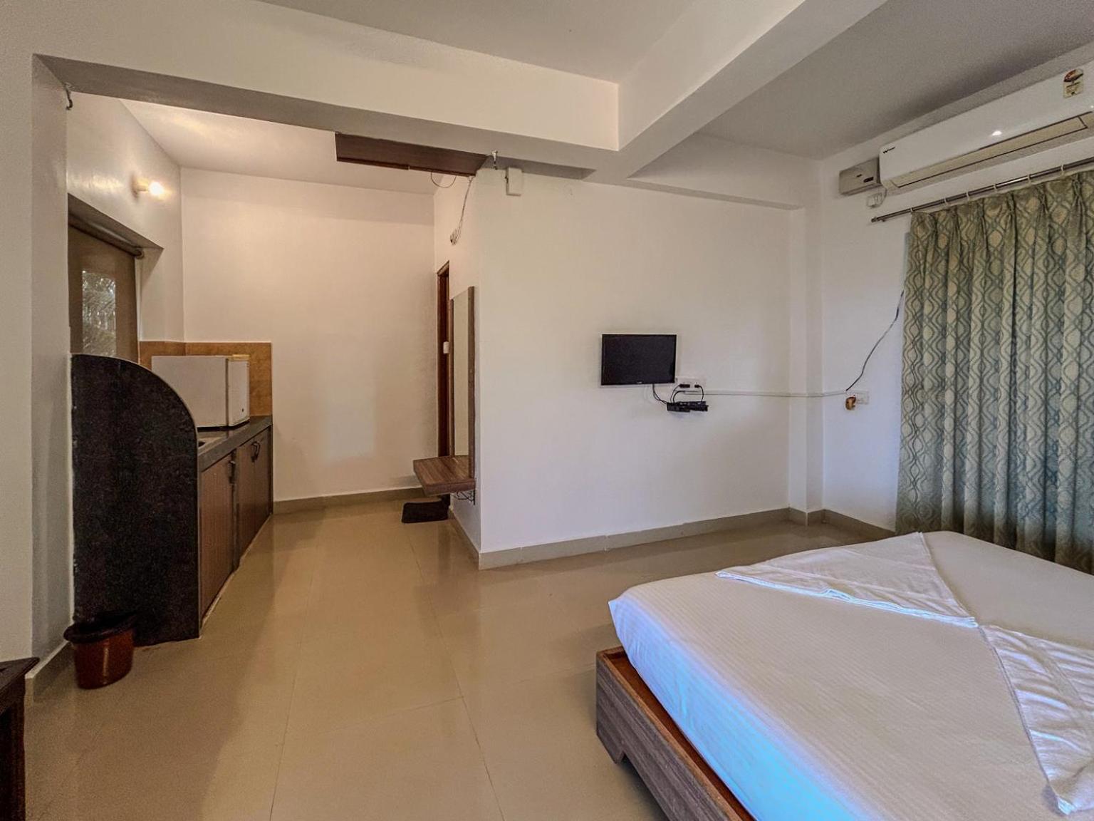 La Costa Residency Hotel Anjuna Ngoại thất bức ảnh